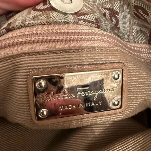 🤎EUC🤎 Salvatore Ferragamo Tan and Brown Logo Messenger Bag